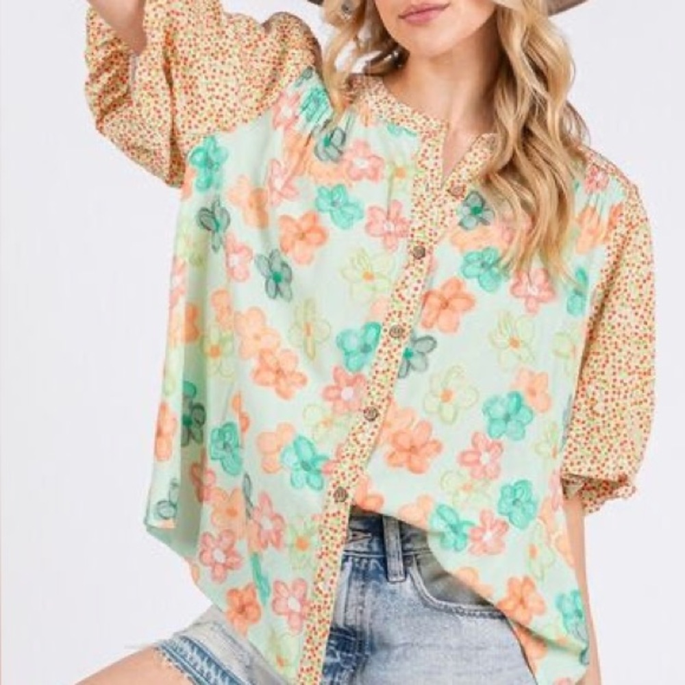 Sage and Fig Boho Mixed Floral Button Down Top Size M Brand New
